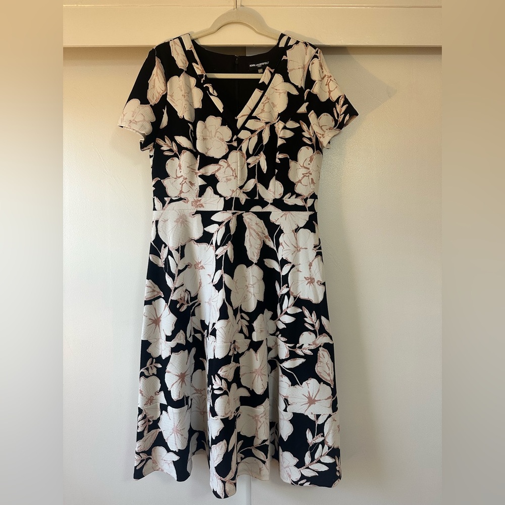 EUC Karl Lagerfield Paris Short Sleeve Fit & Flare Floral Dress